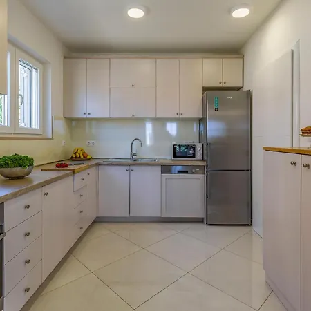 Cozy In With Kitchen * Pula